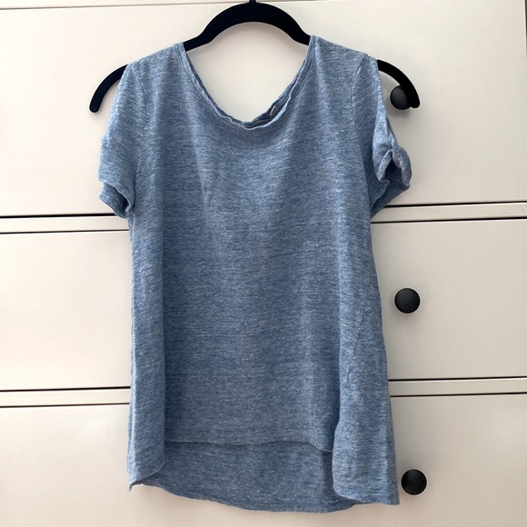 XS Athleta sky blue linen keyhole t-shirt with slight trapeze waist - Picture 1 of 4